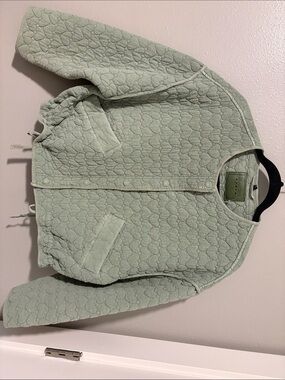 Blank NYC Sage Green Quilted Snap-Front Jacket. fits loose